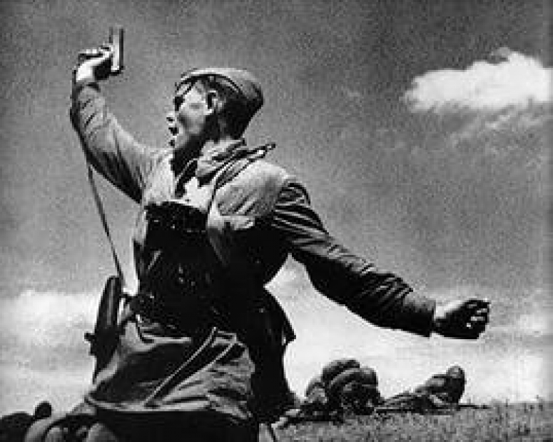 31 марта 1906 г. в Екатеринославской губернии Российской Империи (ныне эта часть губернии Запорожская область Украины) родился  АЛЕКСЕЙ ЕРЁМЕНКО.