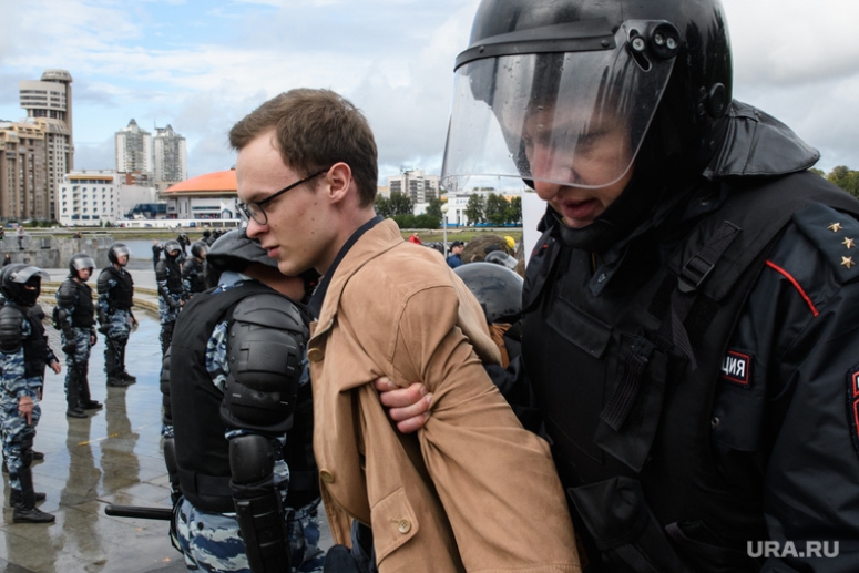 Как объяснить, что 20-летние организуют кровавые ЧП по всей стране?