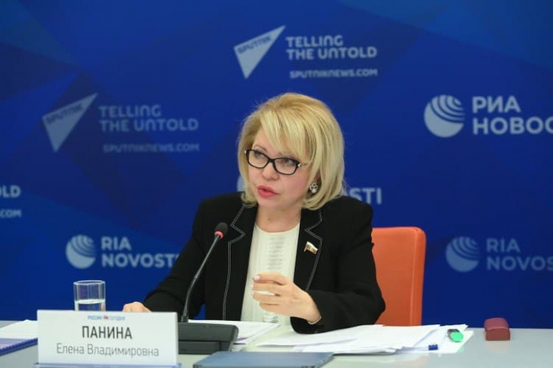 Елена Панина: Обязательная вакцинация приведет к протестам по всему миру.