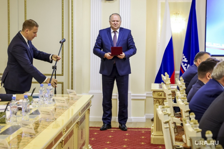 Уральский полпред заскучал из-за подчиненного.
