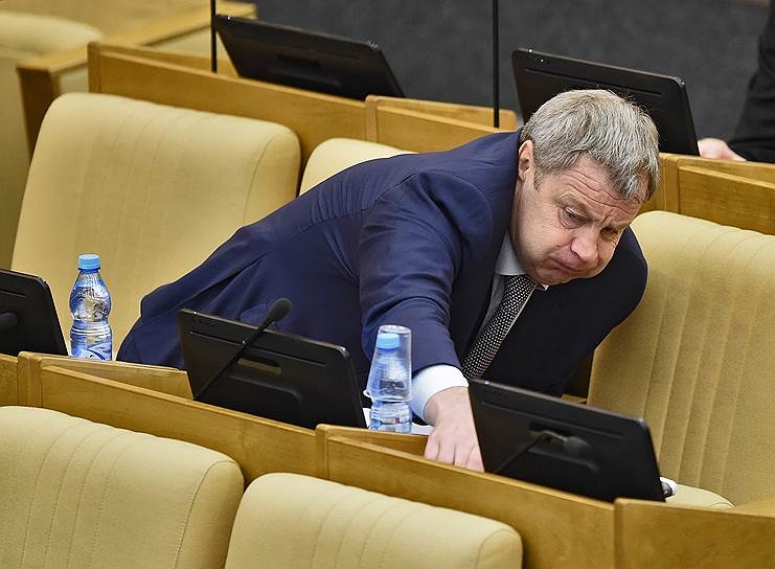 Путин подписал закон о лишении депутатов и сенаторов постов за конфликт интересов