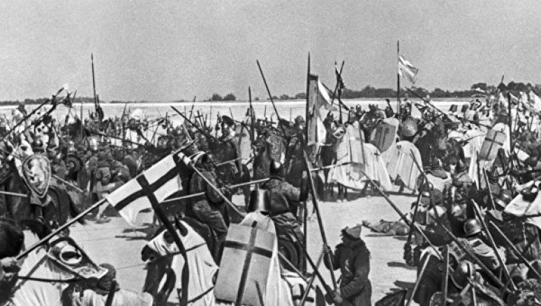 18 апреля - День воинской славы России, день победы русских воинов князя Александра Невского над немецкими рыцарями на Чудском озере (так называемое Ледовое побоище, 1242 г.).