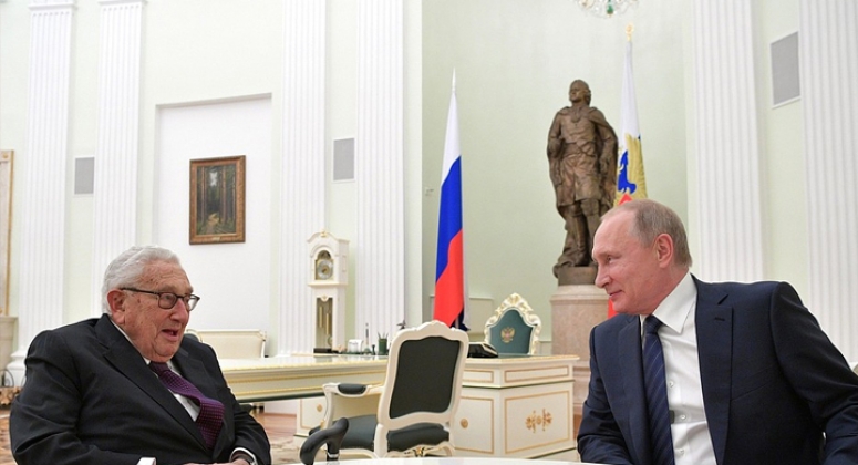 Киссинджер: Россия останется империей, пока в школах преподают Толстого и Достоевского