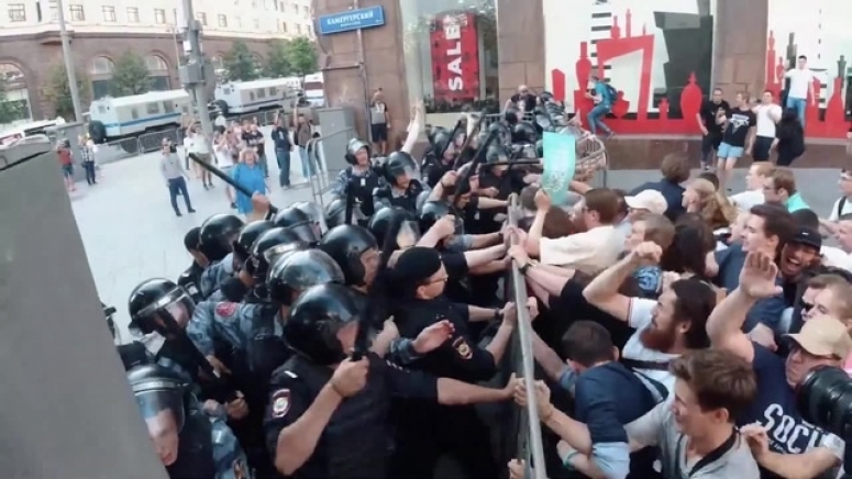 "Страшно далеки ОНИ от Народа!" причины "московского бунта"