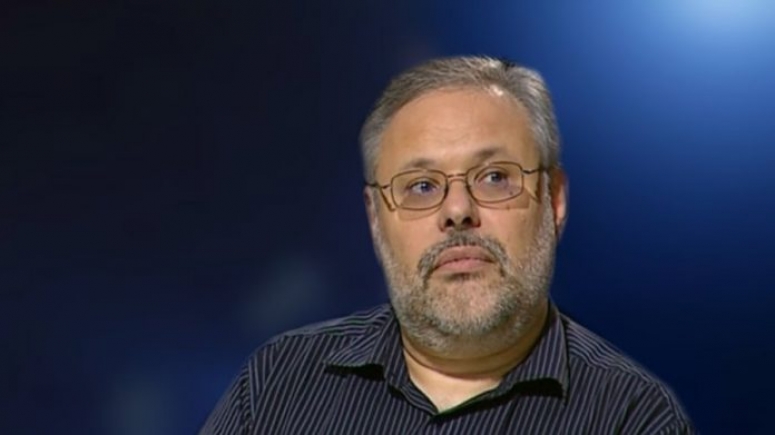 Михаил Хазин: Какие струны возбудила доска?