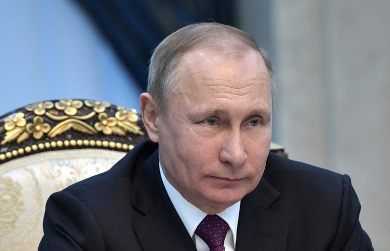 Почему Путин медлит &mdash; и медлит ли он вообще?