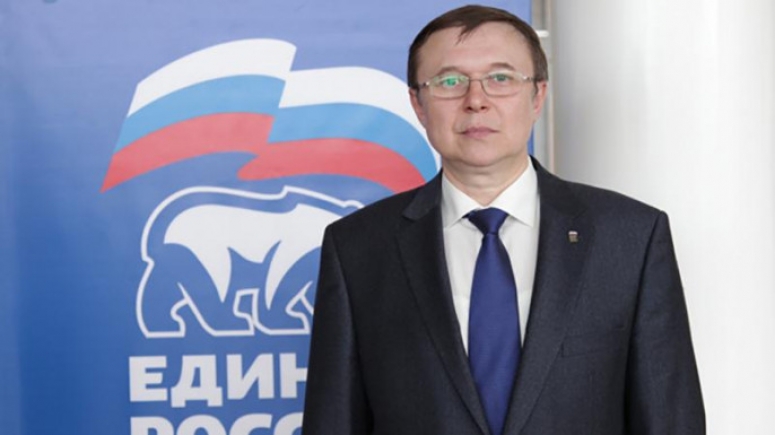 За подпольное казино чиновник расплатится членством в "Единой России"