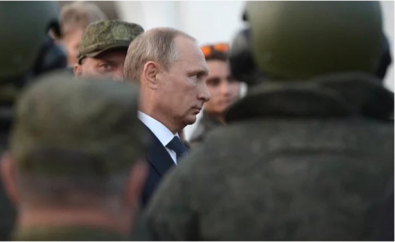 Почему крупнейшие за 37 лет военные маневры России Запад назвал: &laquo;триумфом Путина&raquo;